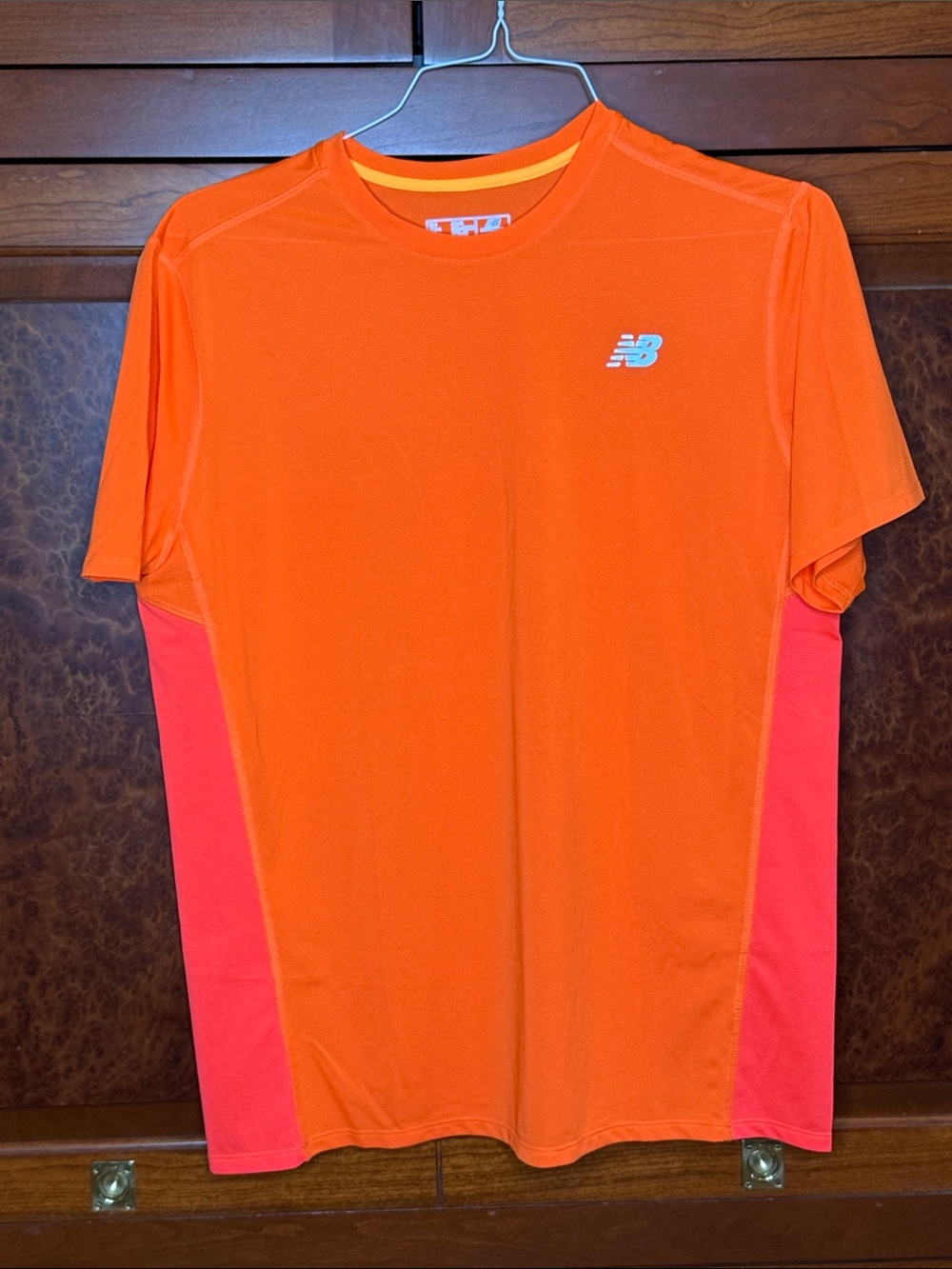 New Balance Men’s L Bright Orange Short-Sleeve performance Tee w/coral Panels